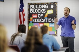 Dacoda Scarlett presents to a group of rural high school students 