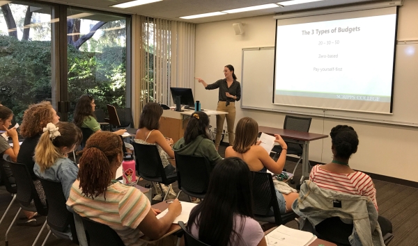 Financial literacy lessons from campus career center, alumnae Financial literacy lessons from campus career center, alumnae