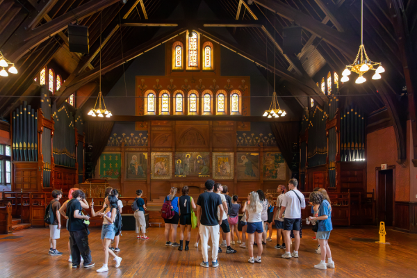 DePaul envolve alunos do primeiro ano em mergulho cultural