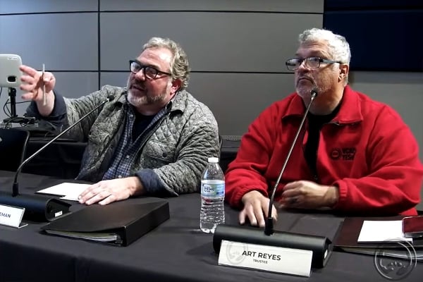 Parecer de Mott vota para contratar polêmico presidente interino