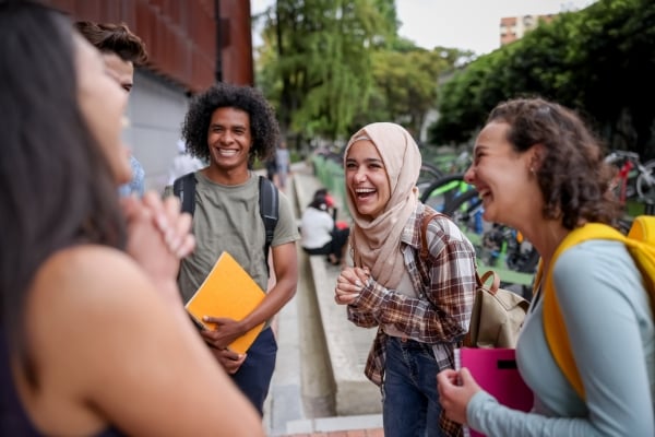 Investir em iniciativas de sucesso de estudantes universitários que funcionem