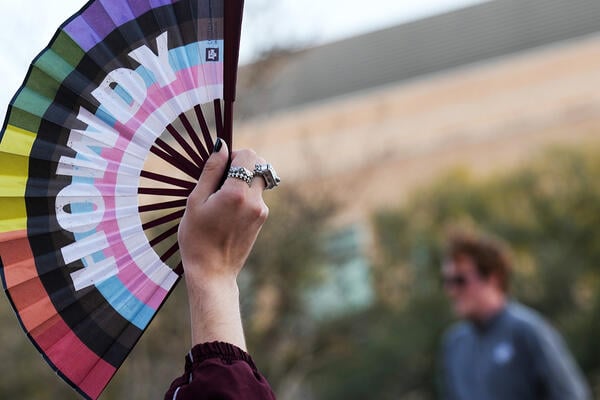 Texas Dei Ban afeta negativamente os alunos LGBTQ
