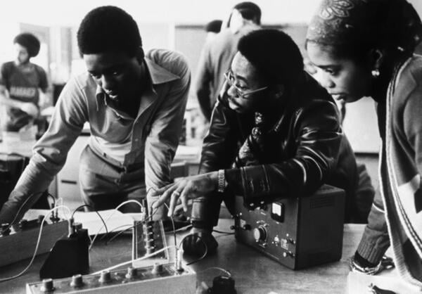 Lincoln University Professor Willie Williams teaches students in a classroom.