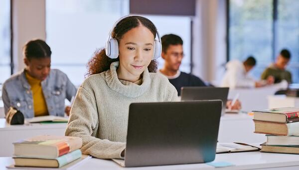 Colleges Use Podcasts to Reach Students