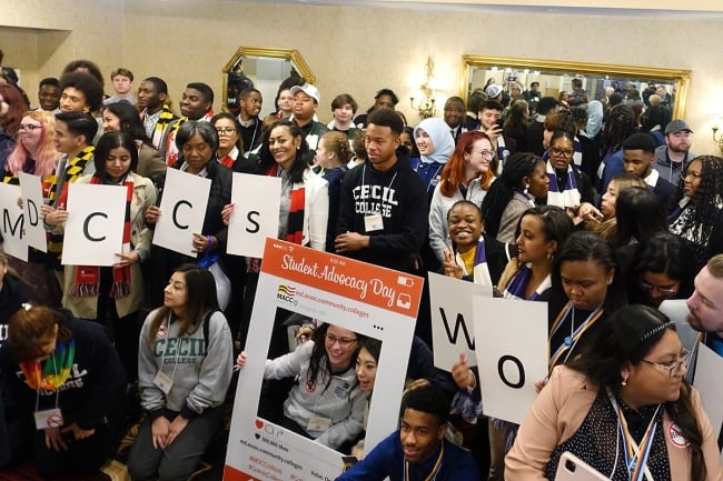Students gathered at the Maryland state house
