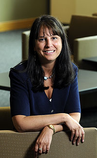 Saint Louis U. law dean quits in unusually strong attack