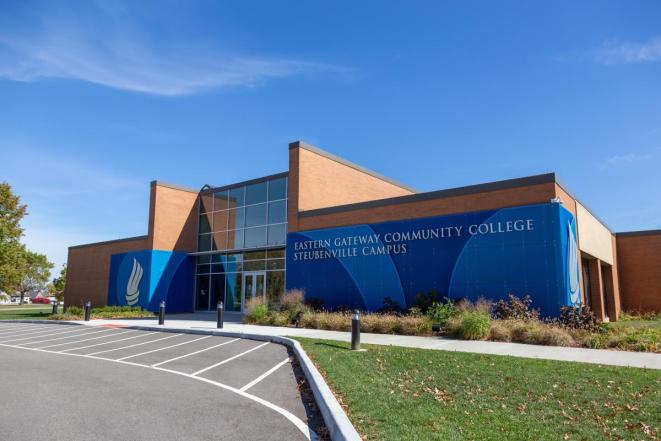 U.S. shuts a community college’s ‘free’ program for union members
