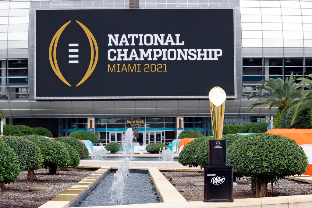 Knight Commission Recommends College Football Overhaul