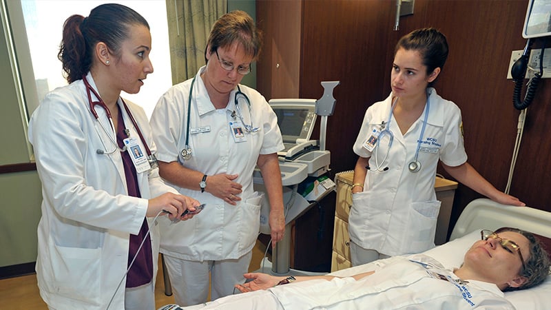 Unique nursing programs allow students to earn associate and bachelor's  degrees simultaneously
