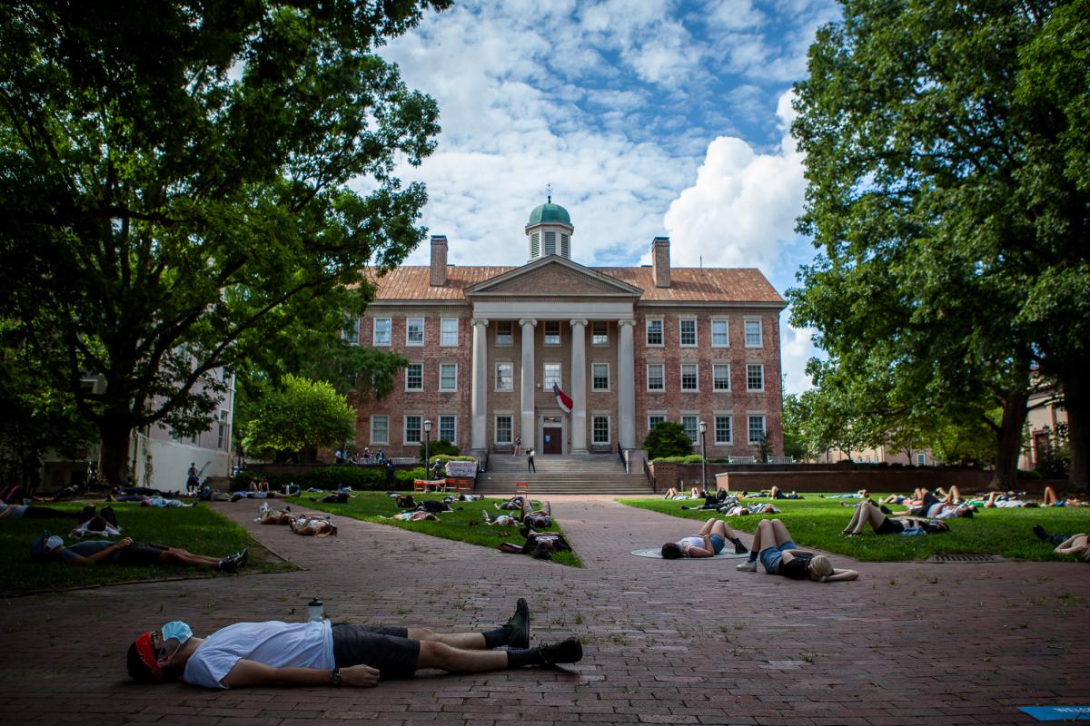 Covid 19 Roundup Unc Holds Firm On Reopening Hopkins And Umass Pivot Syracuse Suspends Nondistancing Students